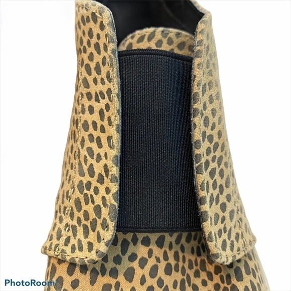 Universal Threads Lilian Leopard print sneakers - Picture 10 of 10